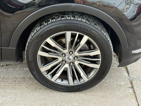 Used 2018 Ford Explorer Platinum image 47