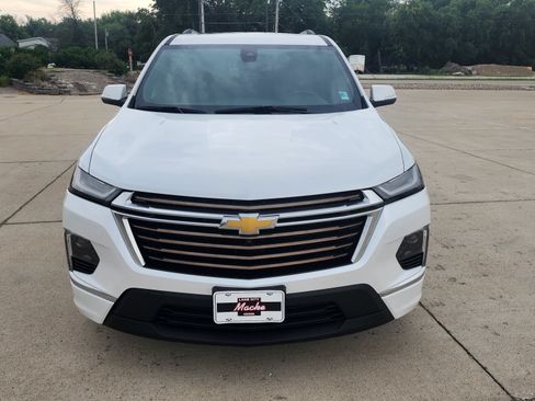 Used 2023 Chevrolet Traverse High Country AWD/4WD image 2