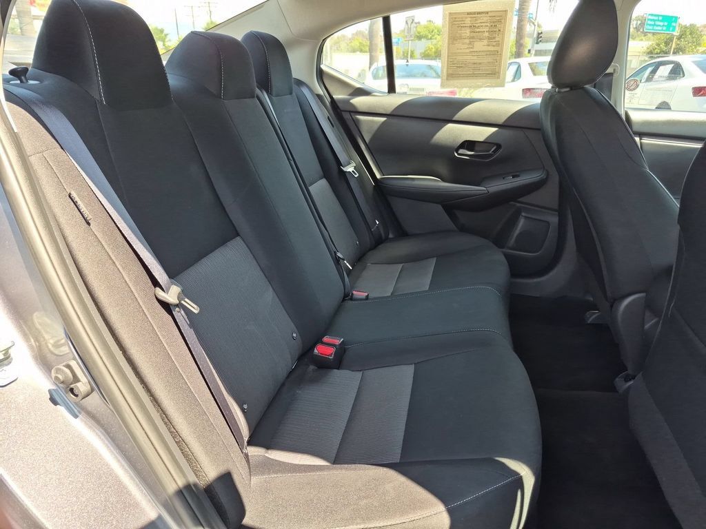 Used 2025 Nissan Sentra SV FWD image 30