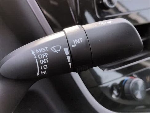 Used 2023 Toyota Camry SE image 26