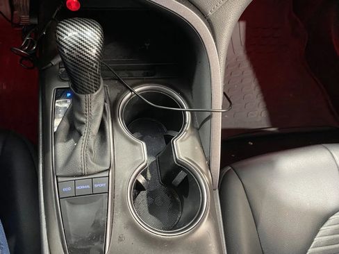 Used 2023 Toyota Camry SE image 16