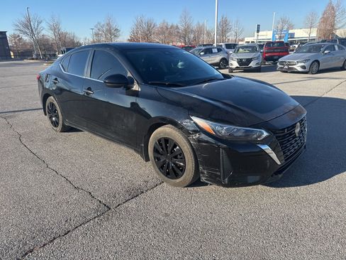 Used 2025 Nissan Sentra S image 3