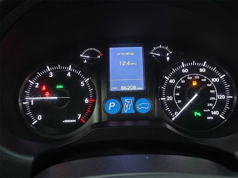 Used 2015 Lexus GX 460 image 24