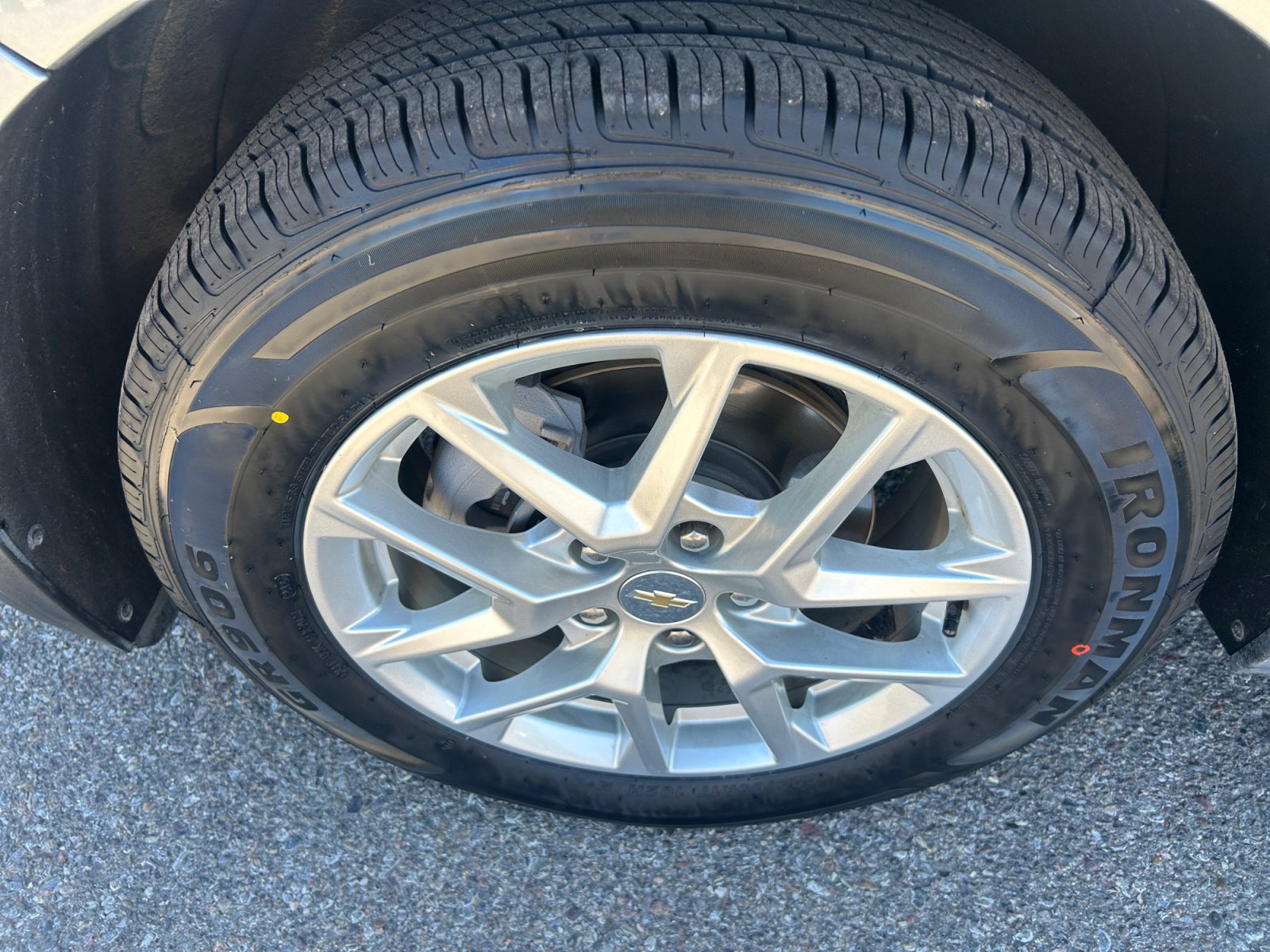 Used 2024 Chevrolet Equinox LT AWD/4WD image 12