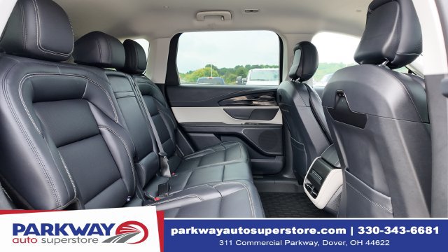 Certified 2025 Lincoln Nautilus Premier AWD/4WD image 17