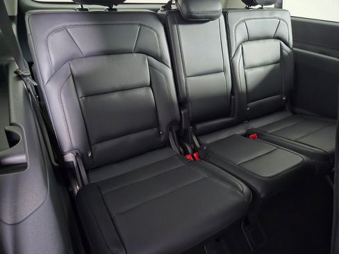 New 2026 Lincoln Navigator L Premier AWD/4WD image 19