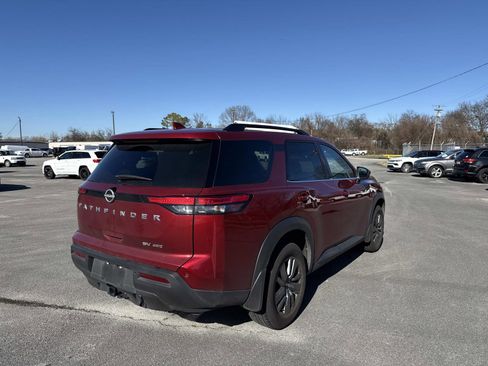 Used 2024 Nissan Pathfinder SV w/ SV Premium Package image 6