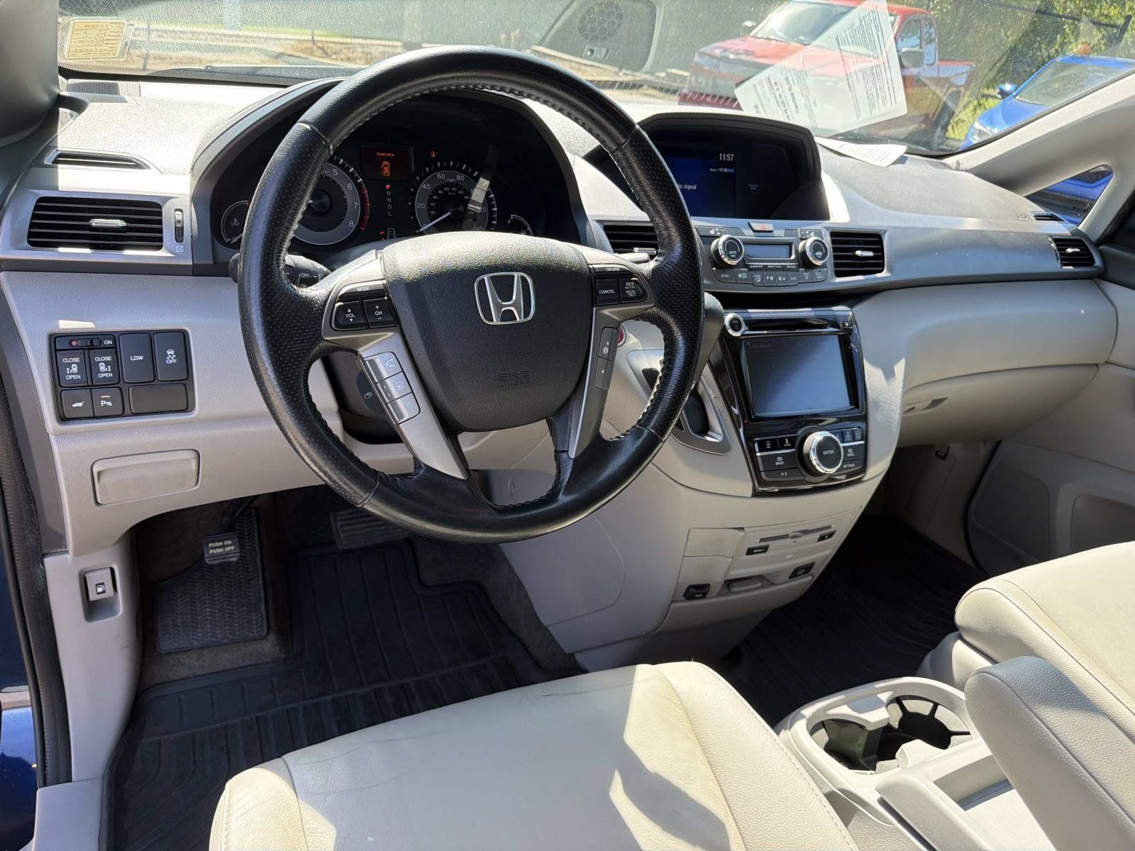 Used 2016 Honda Odyssey Touring image 3