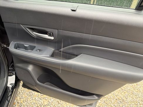 Used 2025 Toyota Grand Highlander AWD image 17