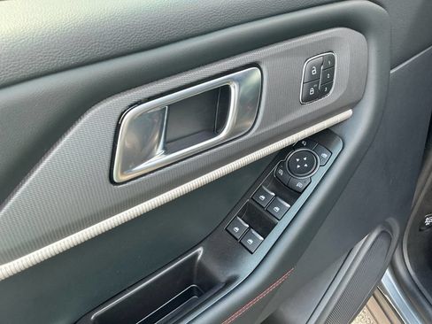 Used 2025 Ford Explorer ST-Line w/ Premium Package RWD image 16