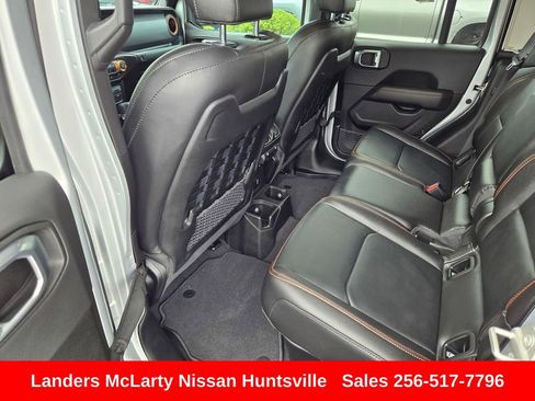 Used 2023 Jeep Gladiator Mojave w/ LED Lighting Group AWD/4WD image 8