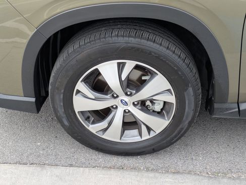 Used 2025 Subaru Ascent Premium AWD/4WD image 14