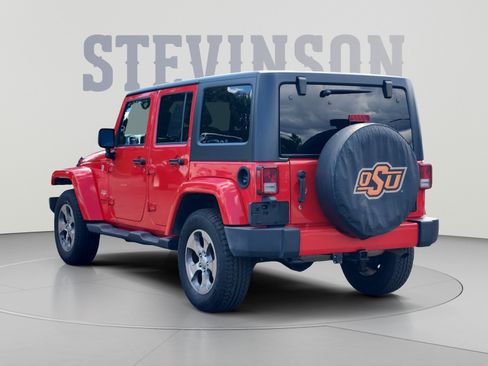 Used 2017 Jeep Wrangler Unlimited Sahara w/ Dual Top Group AWD/4WD image 3