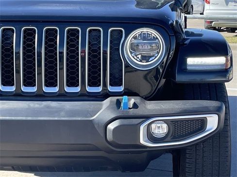 Used 2022 Jeep Wrangler Unlimited Sahara 4xe image 8