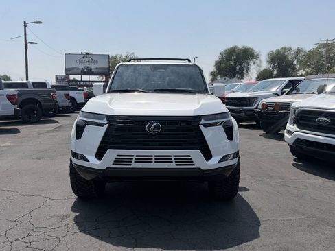 Used 2024 Lexus GX 550 w/ Accessory Package (Z1) AWD/4WD image 19
