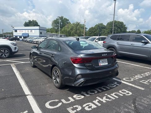 Used 2022 Kia Forte LXS FWD image 4