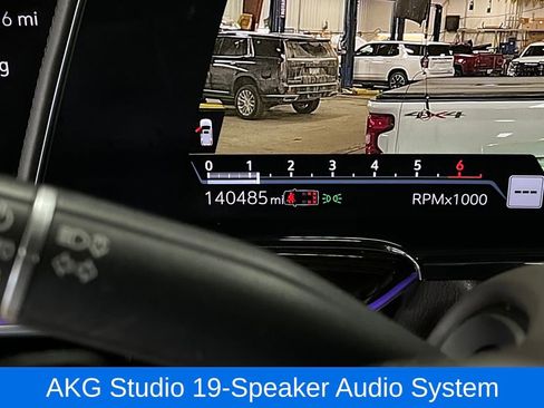 Used 2021 Cadillac Escalade Premium Luxury image 11