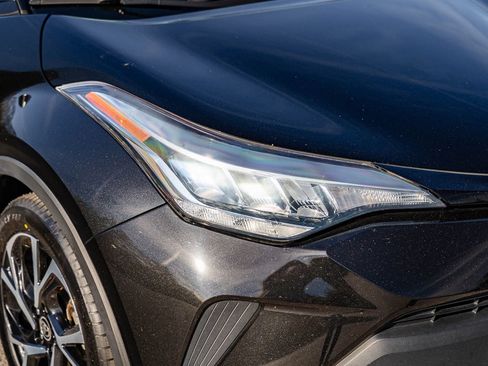 Used 2021 Toyota C-HR XLE image 10