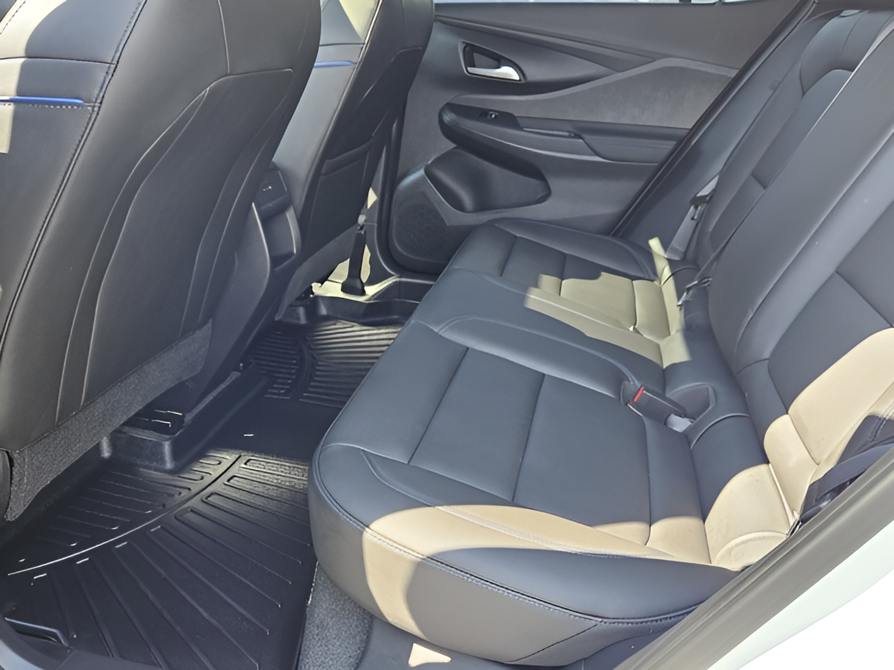 Used 2025 Buick Envista Sport Touring w/ Experience Buick Package FWD image 9