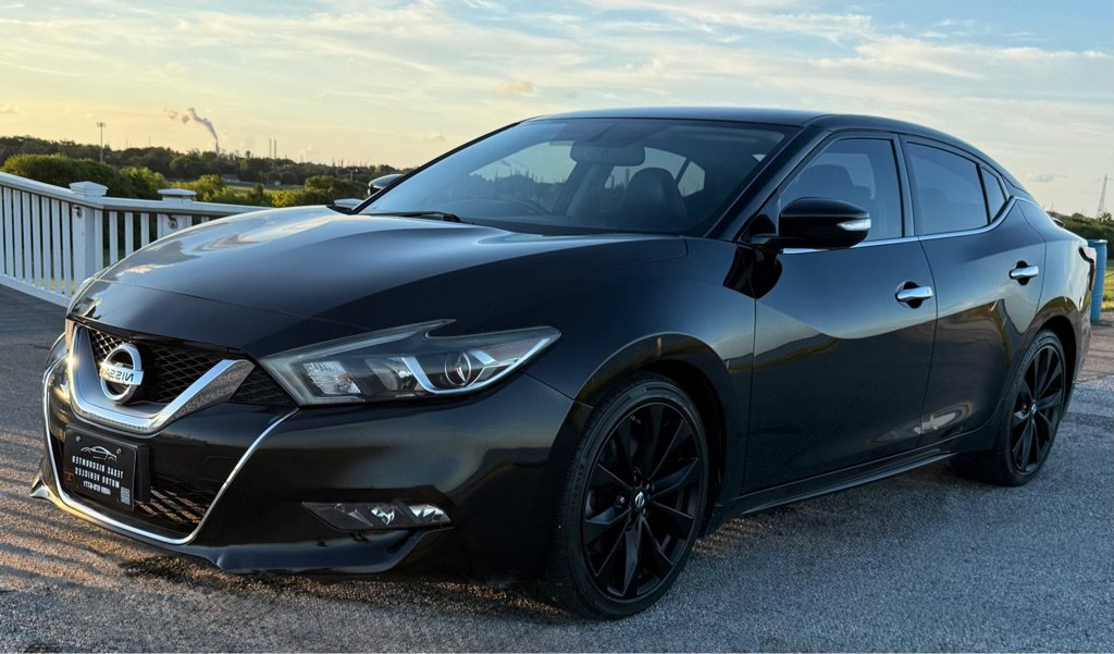 Used 2017 Nissan Maxima SR w/ Midnight Edition FWD image 1