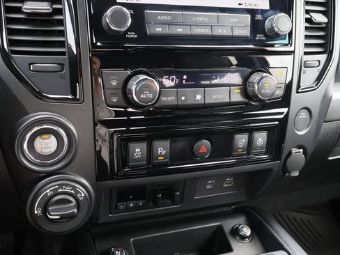 Used 2021 Nissan Titan PRO-4X w/ Pro-4x Convenience Package image 17