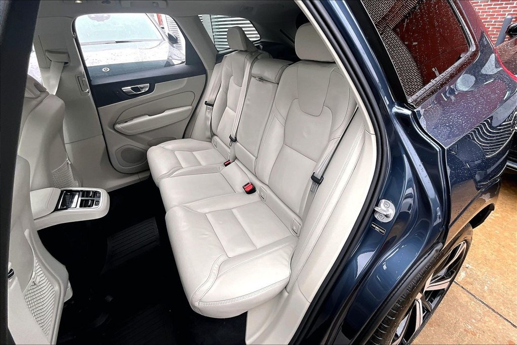 Used 2025 Volvo XC60 B5 Ultra w/ Protection Package Premier AWD/4WD image 35