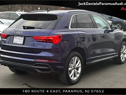 Used 2025 Audi Q3 2.0T Premium w/ Convenience Package image 2