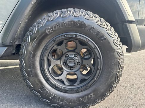 Used 2019 Jeep Wrangler Unlimited Sport AWD/4WD image 16