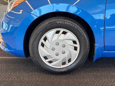 Used 2022 Nissan Versa S FWD image 12