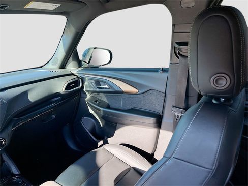 Used 2023 Chevrolet TrailBlazer ACTIV image 22