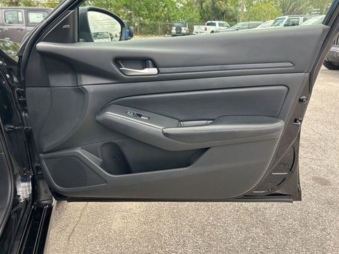 Used 2024 Nissan Altima 2.5 SV image 23