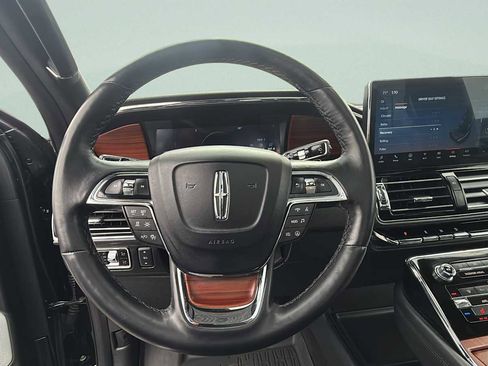 Used 2023 Lincoln Navigator Reserve image 24