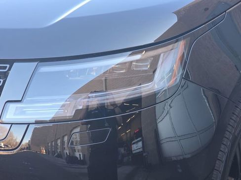 New 2026 Land Rover Range Rover Long Wheelbase Autobiography image 18