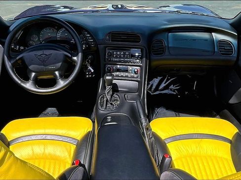 Used 1998 Chevrolet Corvette Convertible w/ Memory Pkg RWD image 9