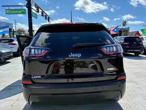 Used 2020 Jeep Cherokee Latitude Plus FWD image 2