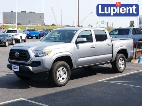 Used 2023 Toyota Tacoma SR image 9