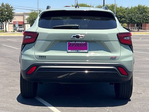 Used 2024 Chevrolet Trax RS FWD image 6