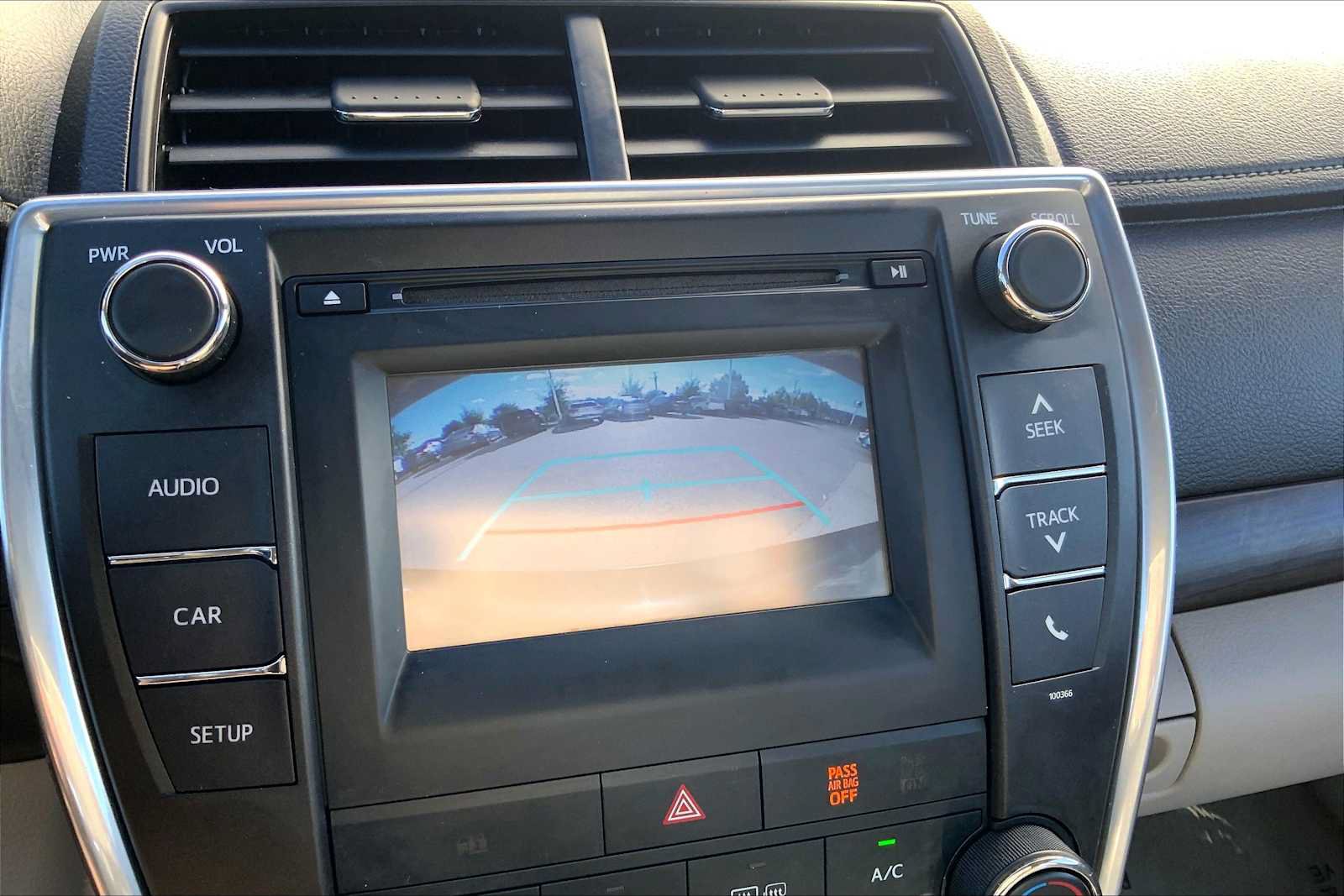 Used 2015 Toyota Camry LE FWD image 27