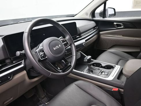 Used 2026 Kia Carnival FWD image 23