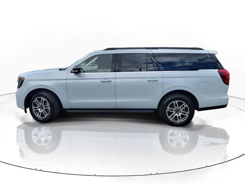 Used 2025 Ford Expedition Max Active AWD/4WD image 2