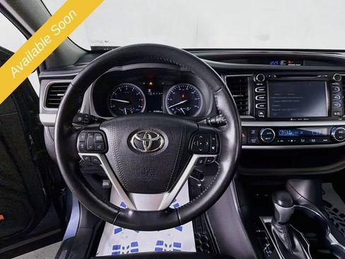 Used 2019 Toyota Highlander Limited AWD/4WD image 11