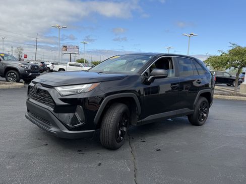 Certified 2024 Toyota RAV4 LE AWD/4WD image 4