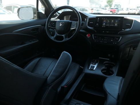 Used 2023 Honda Passport TrailSport image 23