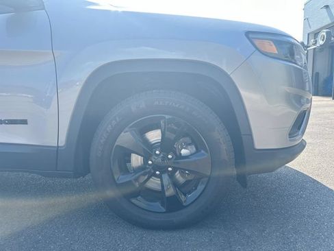 Used 2020 Jeep Cherokee Latitude Plus AWD/4WD image 12