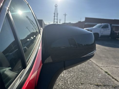 Used 2025 Toyota Corolla Cross XLE image 11