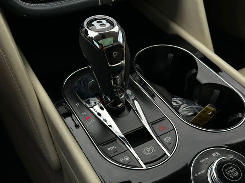 Used 2017 Bentley Bentayga image 51