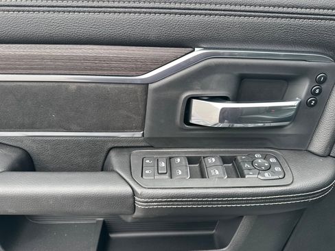 New 2026 RAM 2500 Laramie AWD/4WD image 10