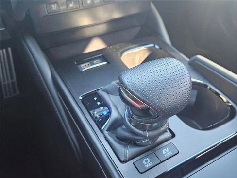 Used 2024 Lexus ES 300h F Sport image 20