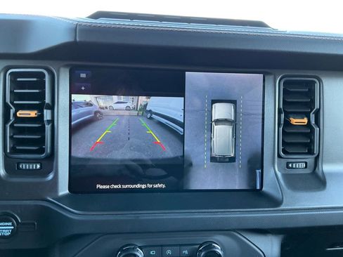 Used 2024 Ford Bronco Badlands image 18