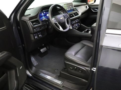 Used 2023 Chevrolet Tahoe LT w/ LT Signature Plus Package AWD/4WD image 16